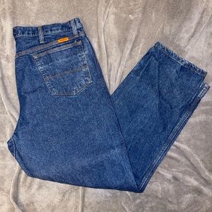 Wrangler. Flame Resistant. Relaxed Fit. 40/32